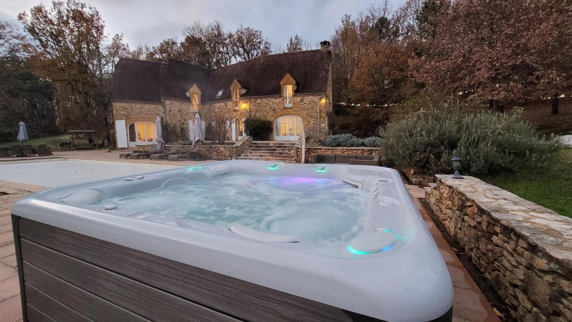 Luxury Chateau w. pool&hot tub in Dordogne Beynac-et-Cazenac Buitenkant foto